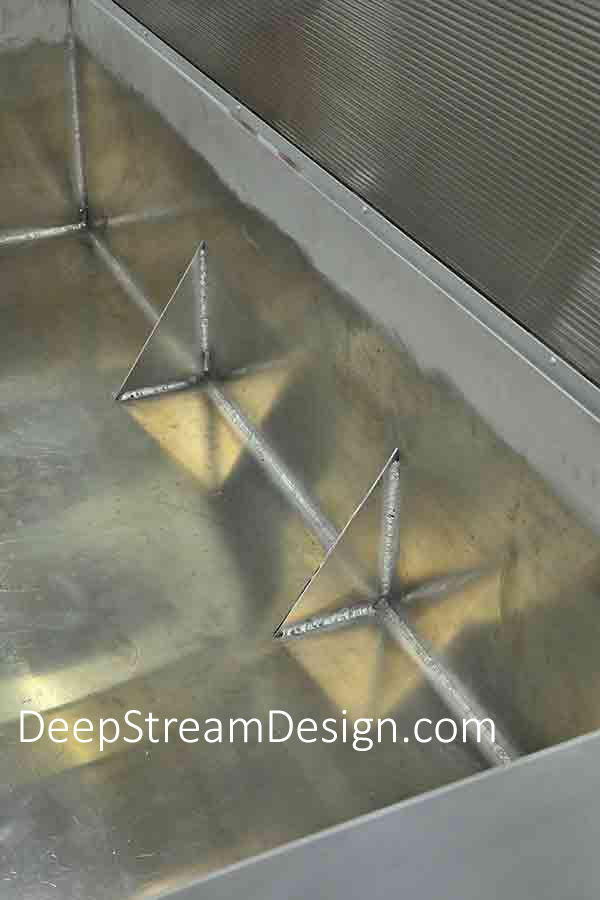 Stucio detail photos showing 3/16" gusseted MIG-welded 5086 Marine Aluminum construction for rigidity.